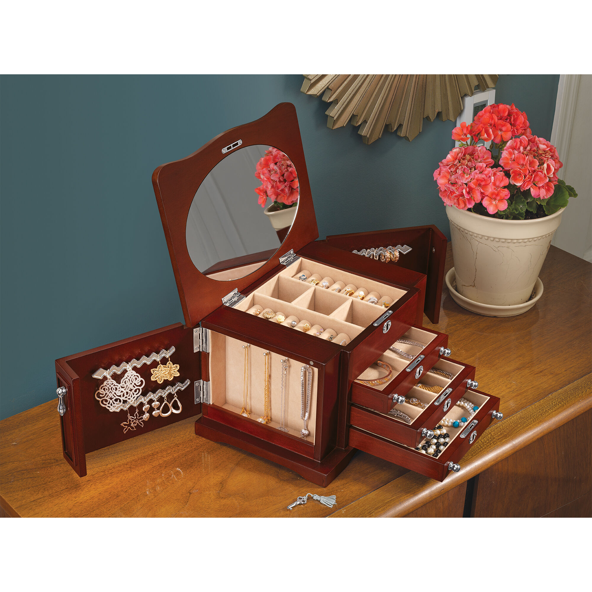 The Personalized Ultimate Jewelry Box 5665 0013 k openbkg2
