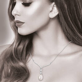 A Drop of Opulence Pearl Necklace 11635 0018 m model