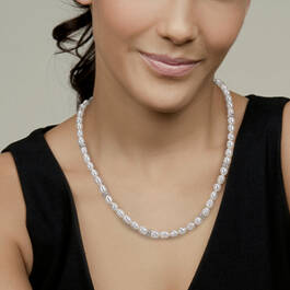 The One Hundred Pearl Necklace 11331 0015 m model