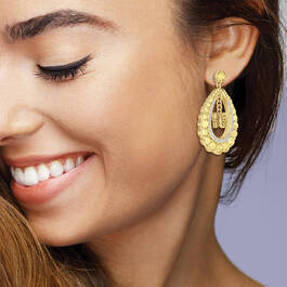 Monthly Crystal Earrings 6881 0019 m model