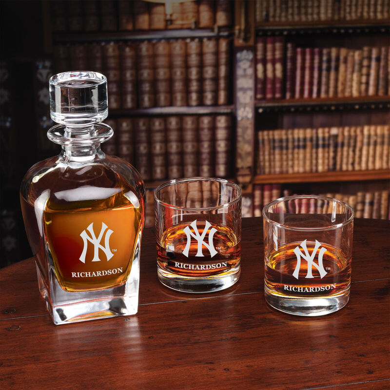 The Personalized New York Yankees Decanter Set 10128 0014 c library