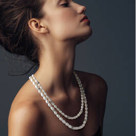 The Classic Pearl Drop Necklace 11833 0018 m modeljpg