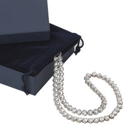 Classic Elegance Statement Necklace 10669 0019 g gift pouch