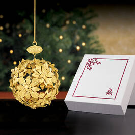 The 2023 Annual Gold Ornament 819 0290 m room