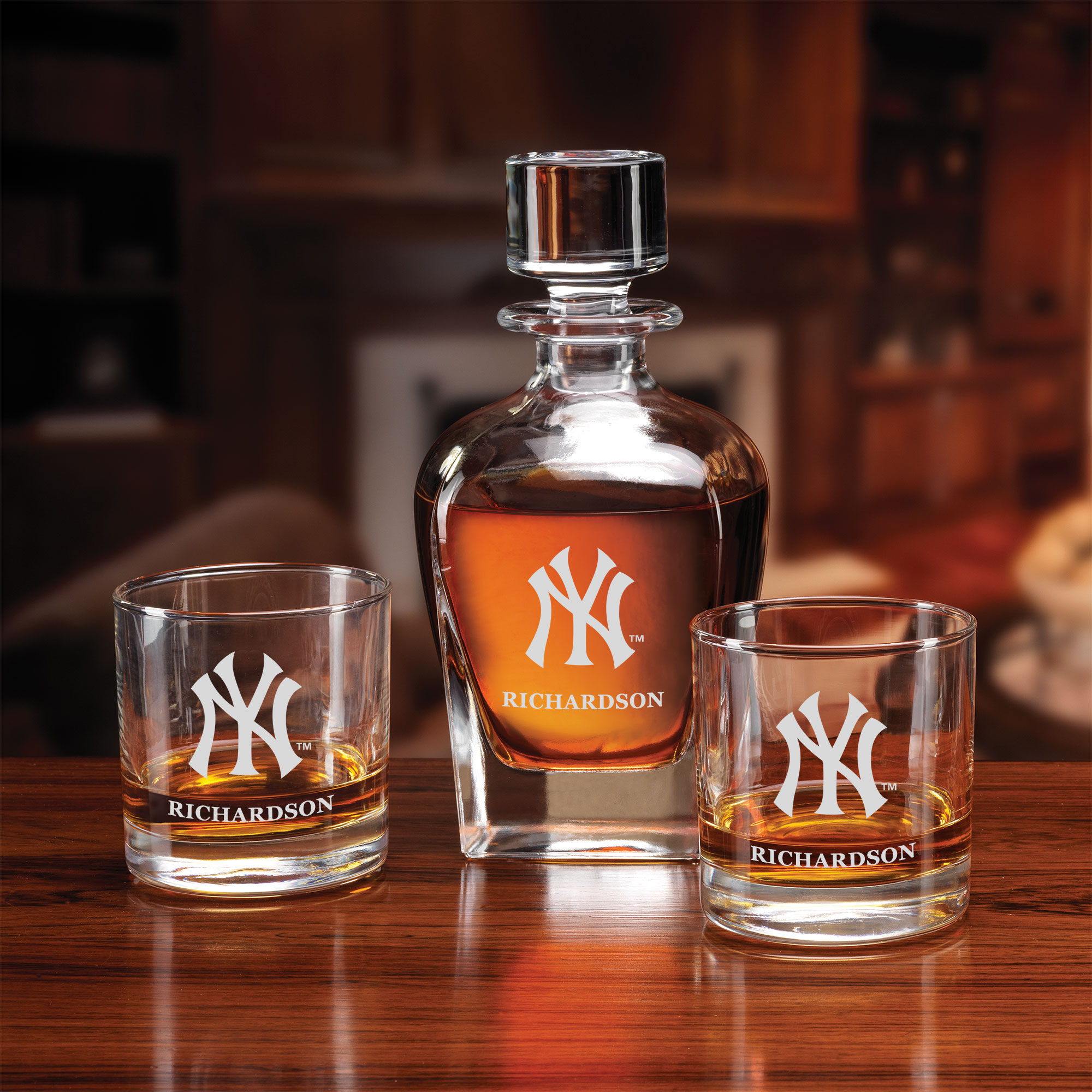 The Personalized New York Yankees Decanter Set 10128 0014 b bar