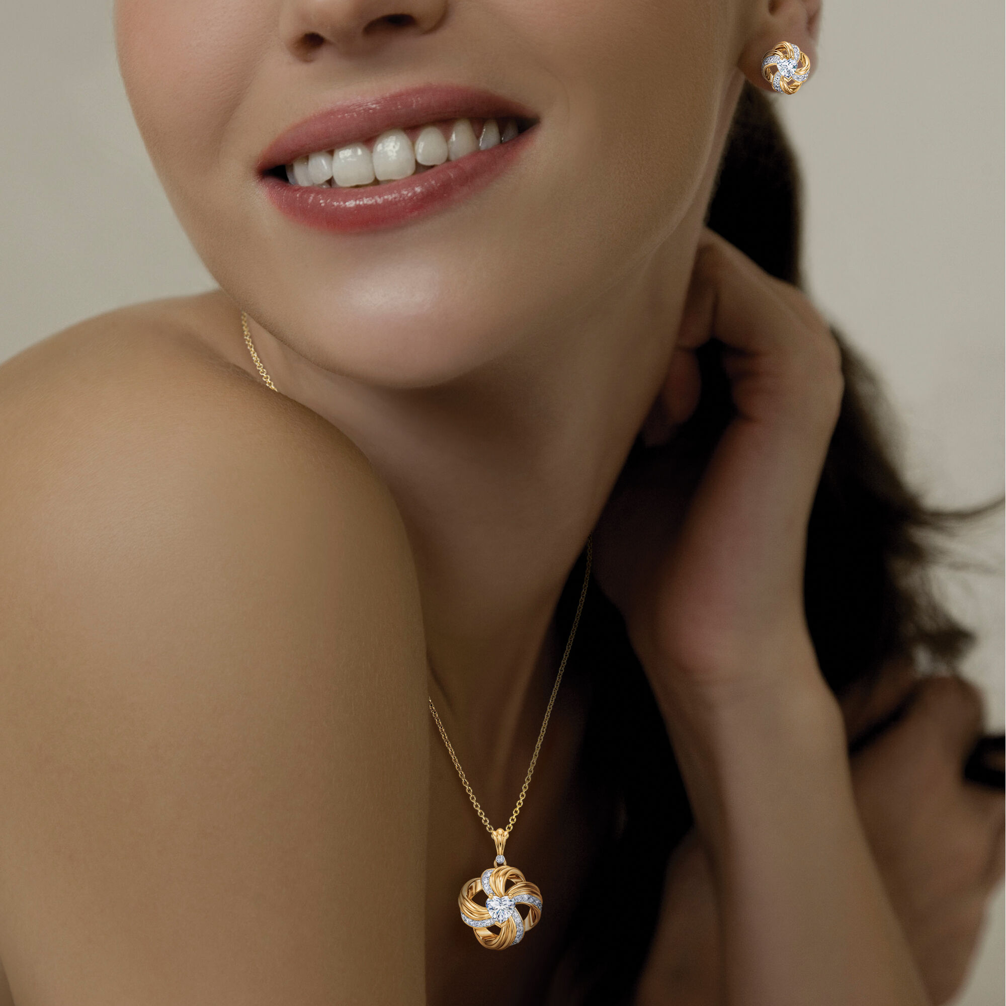 The Swirling Heart Pendant with FREE Matching Earrings 10891 0019 m model