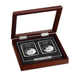 Silver Eagle Last & First Coin set 11812 0013 c display