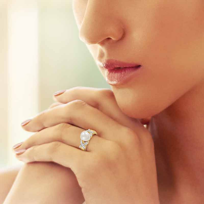 Pearl  Diamond Kiss Ring 4991 001 1 4