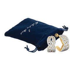 The Five Carat Kiss Earrings 6277 0037 g gift pouch