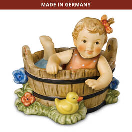 MI Hummel Figurine   Fun in the Sun 4227 049 6 1