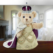 Merrythought Queen Bear 11648 0013 m room