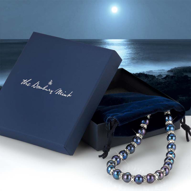 Moonlight Kiss Black Pearl Necklace 9396 003 7 3