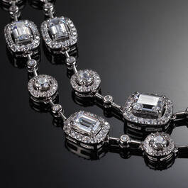 Grand Entrance Diamonisse Statement Necklace 6732 0010 b close up