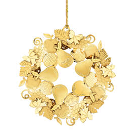 The 2023 Gold Christmas Ornament Collection 10312 0036 f wreath1